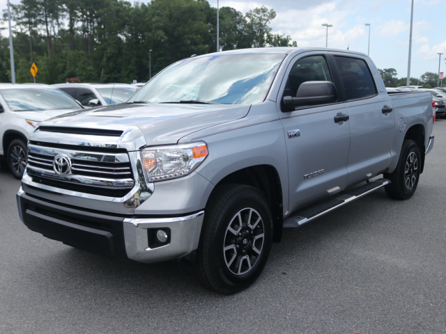 Certified Pre-Owned 2017 Toyota Tundra DLX 4x4 SR5 4dr CrewMax Cab ...